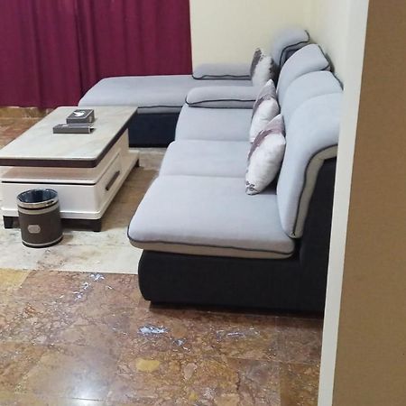 Farah Hotel Apartment Maszkat Kültér fotó