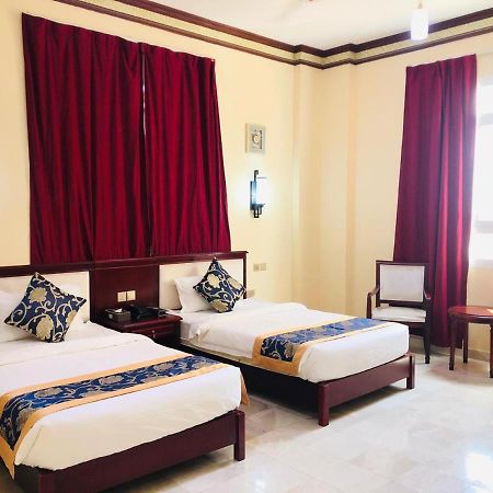 Farah Hotel Apartment Maszkat Kültér fotó