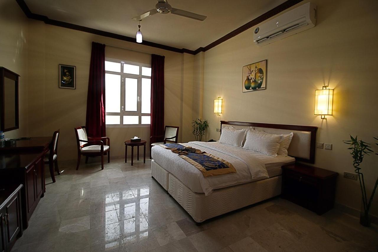 Farah Hotel Apartment Maszkat Kültér fotó