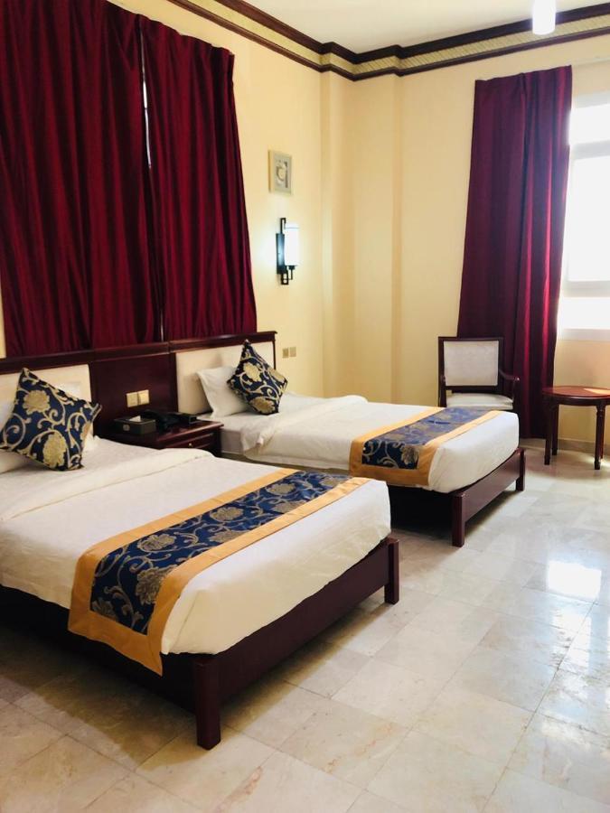 Farah Hotel Apartment Maszkat Kültér fotó